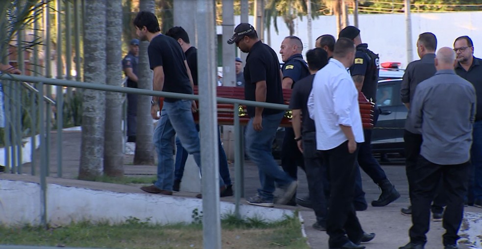 Corpo da deputada federal Amlia Barros chega para velrio em Mogi Mirim  Foto: Reproduo/EPTV