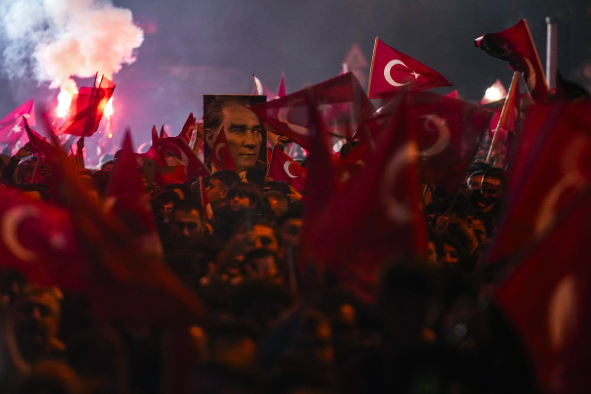 Em pior derrota eleitoral, partido de Erdogan perde Istambul e não consegue retomar Ancara, na Turquia