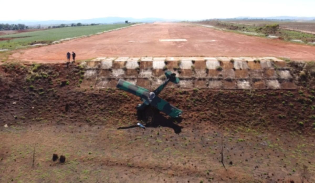 Ultraleve cai na cabeceira do aeroporto de Mogi Mirim