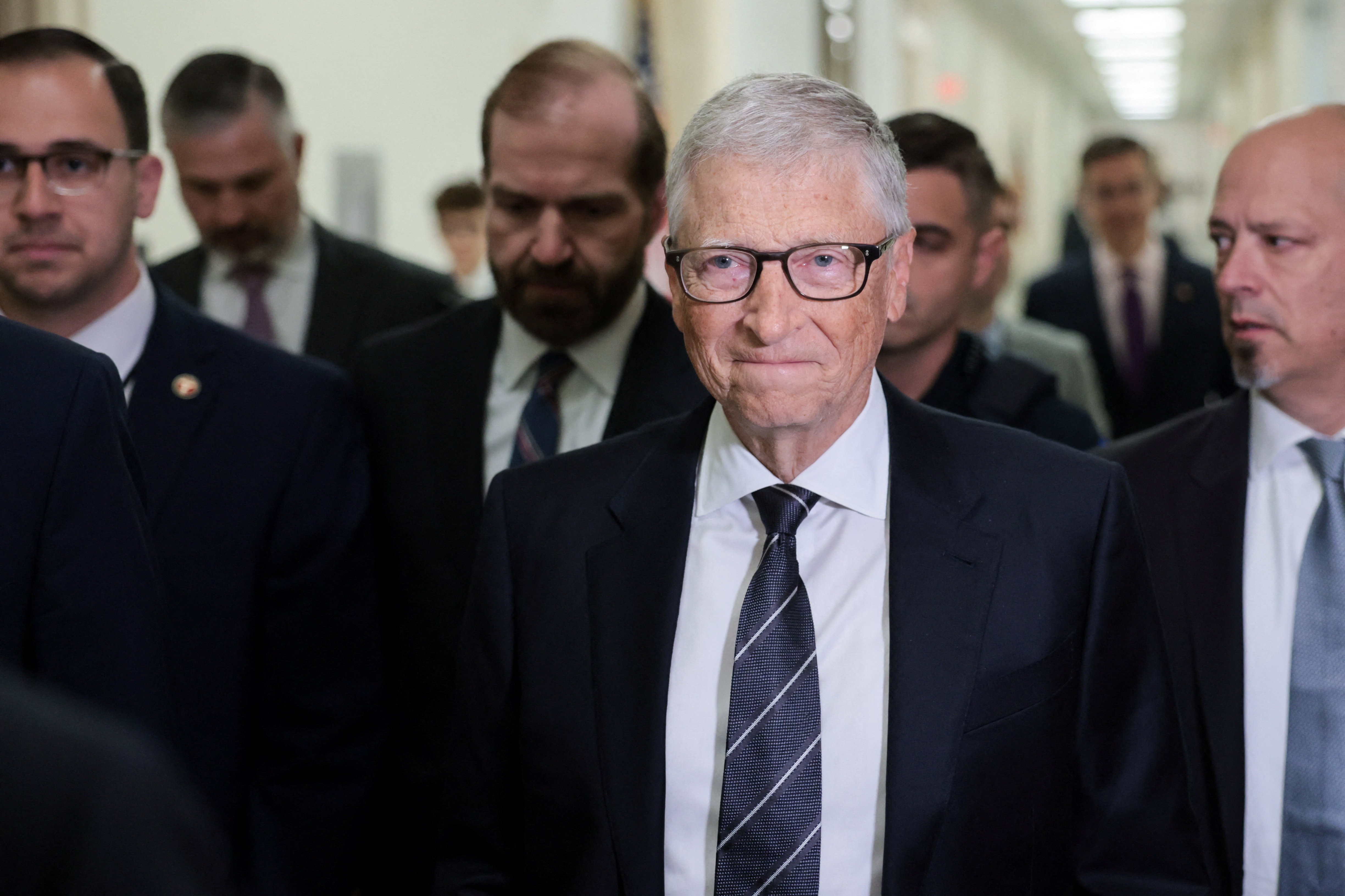 Bill Gates diz que Epstein tentou chantageá-lo por sua infidelidade com a esposa, Melinda Gates