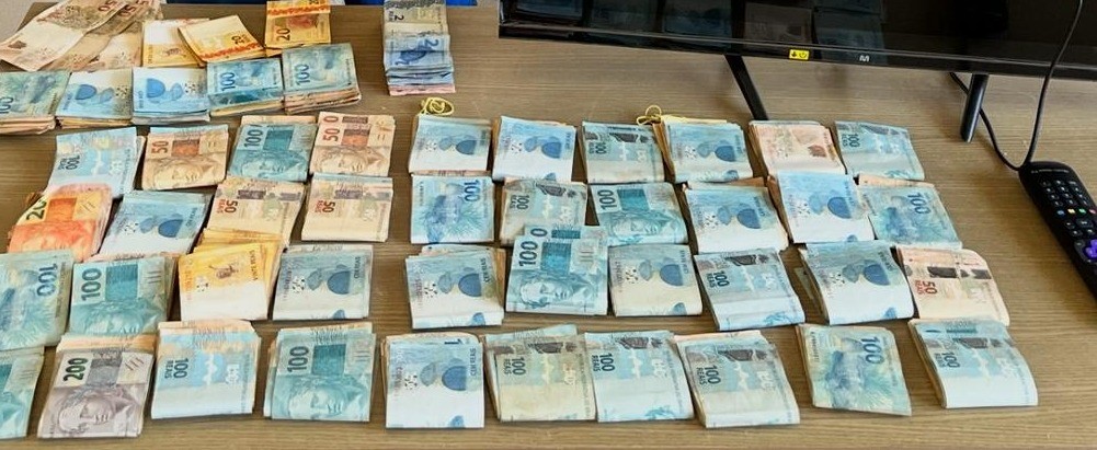 Homem é preso suspeito de assaltar casa de empresário e roubar mais de R$ 60 mil em notas
