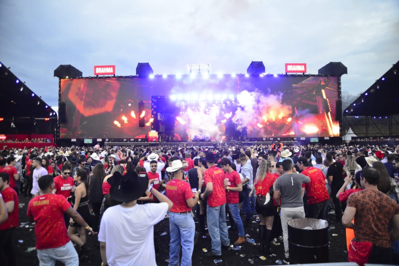 Dennis Dj encerra Rodeio de Jaguariúna de manhã com funk na arena após ...