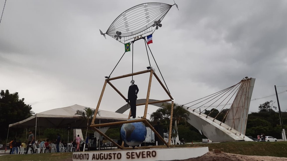 Obra em homanegam ao aviador Augusto Severo, em Macaíba, RN  — Foto: Sérgio Henrique Santos/Inter TV Cabugi