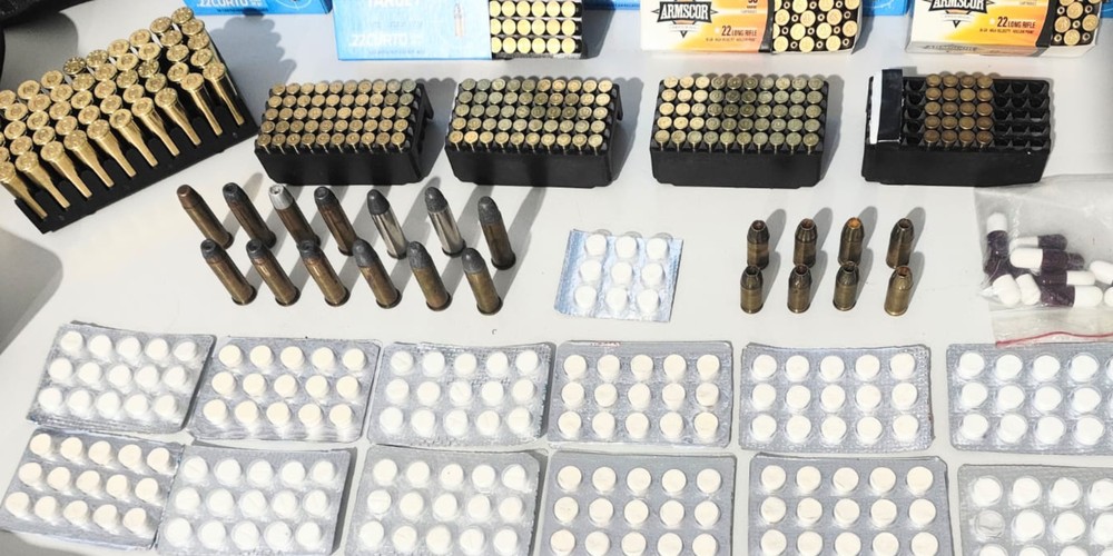 Homem é preso com arsenal de mais de mil munições em casa em MG