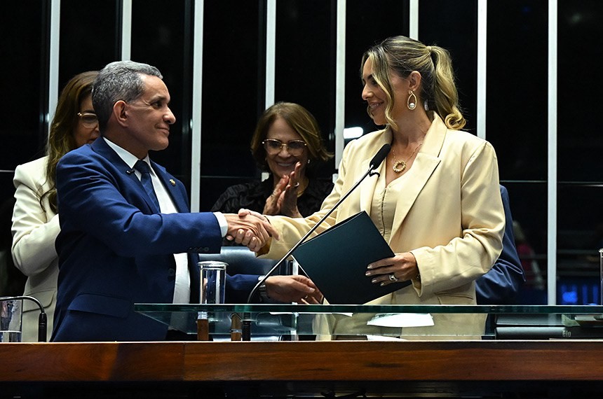 Roberta Acioly assume cadeira no Senado após saída de Mecias de Jesus para o TCE-RR