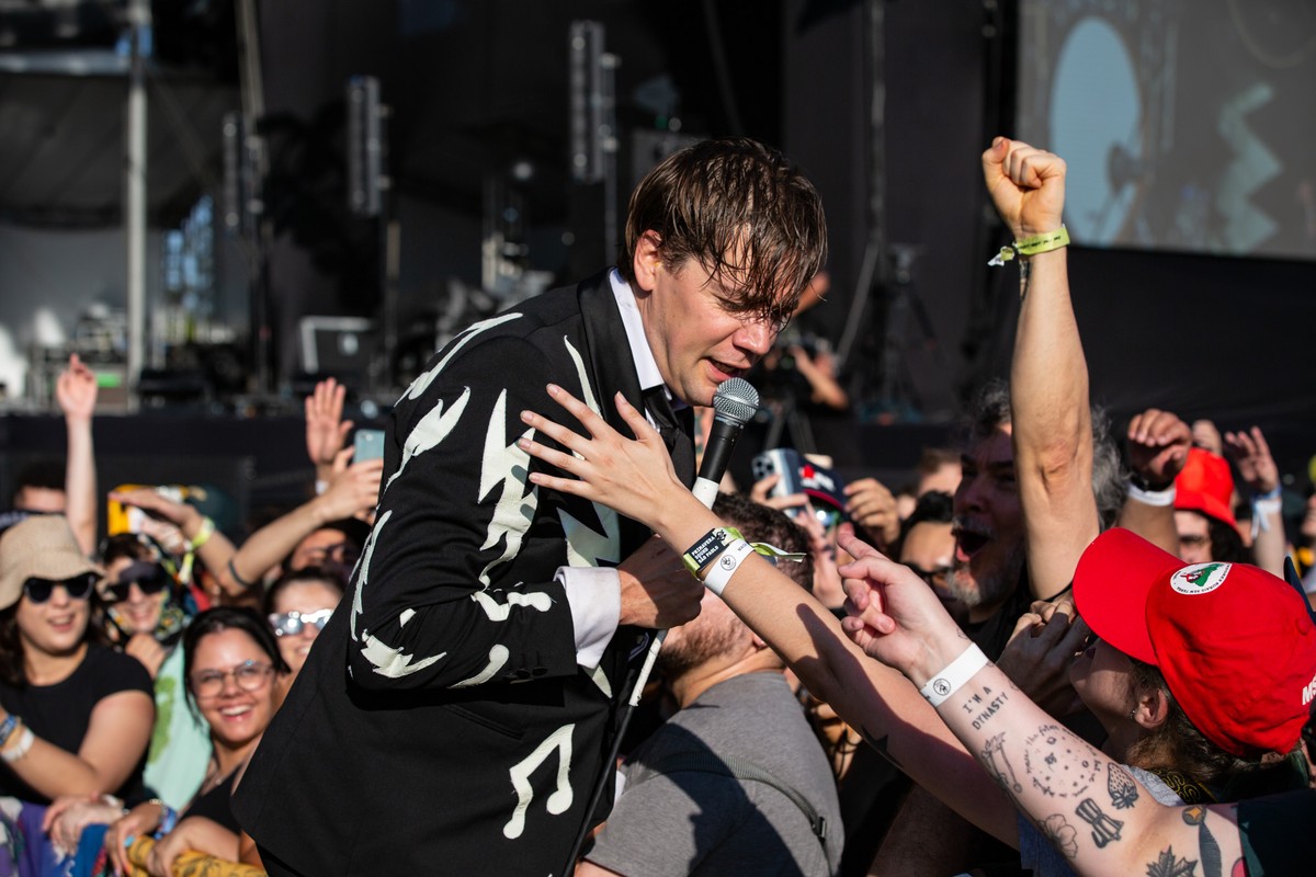 The Hives show that they are still alive and just want to have fun at Primavera Sound