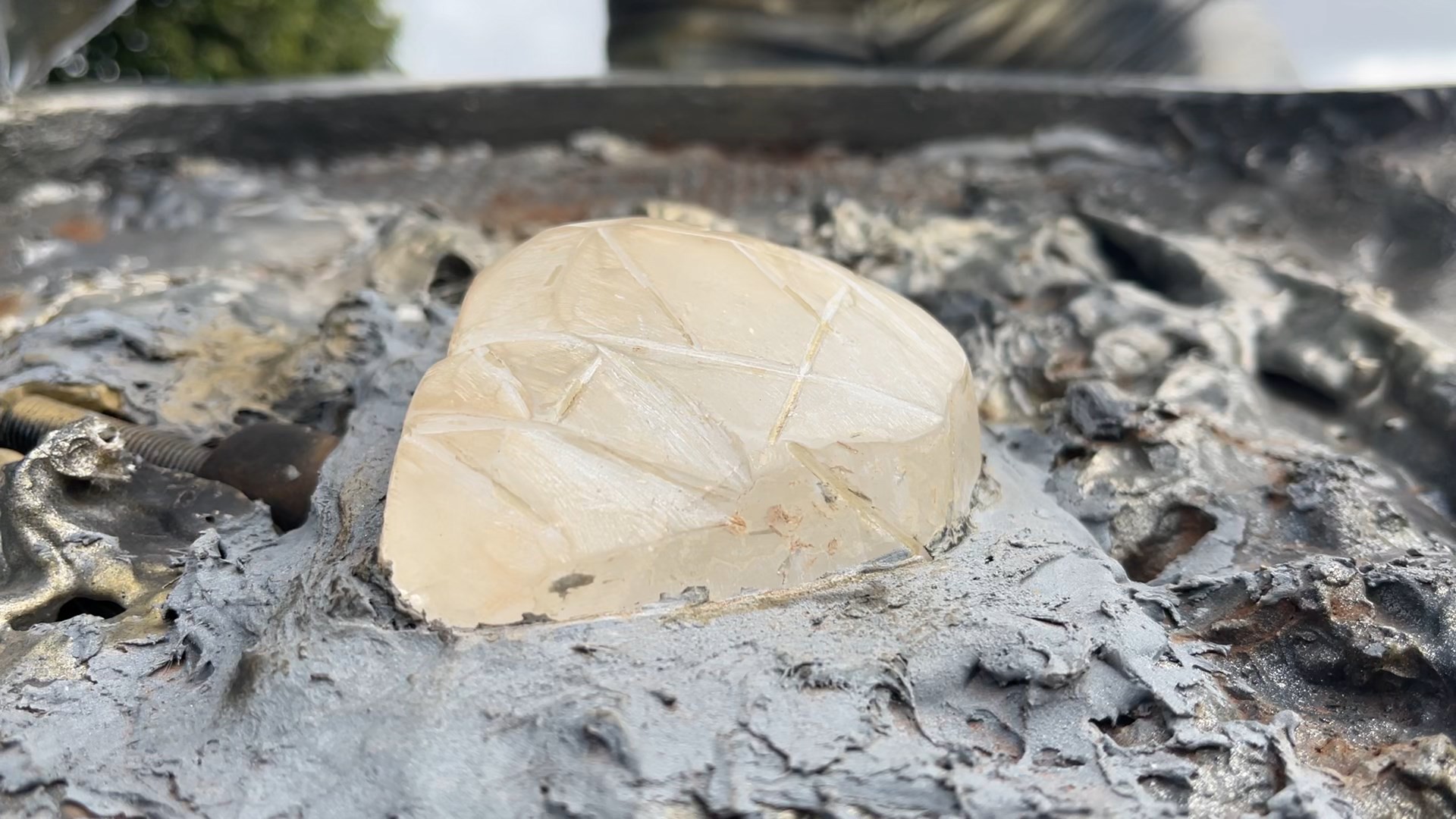 Reprodução do diamante Getúlio Vargas, o maior já encontrado no Brasil, no Monumento ao Garimpeiro em Coromandel