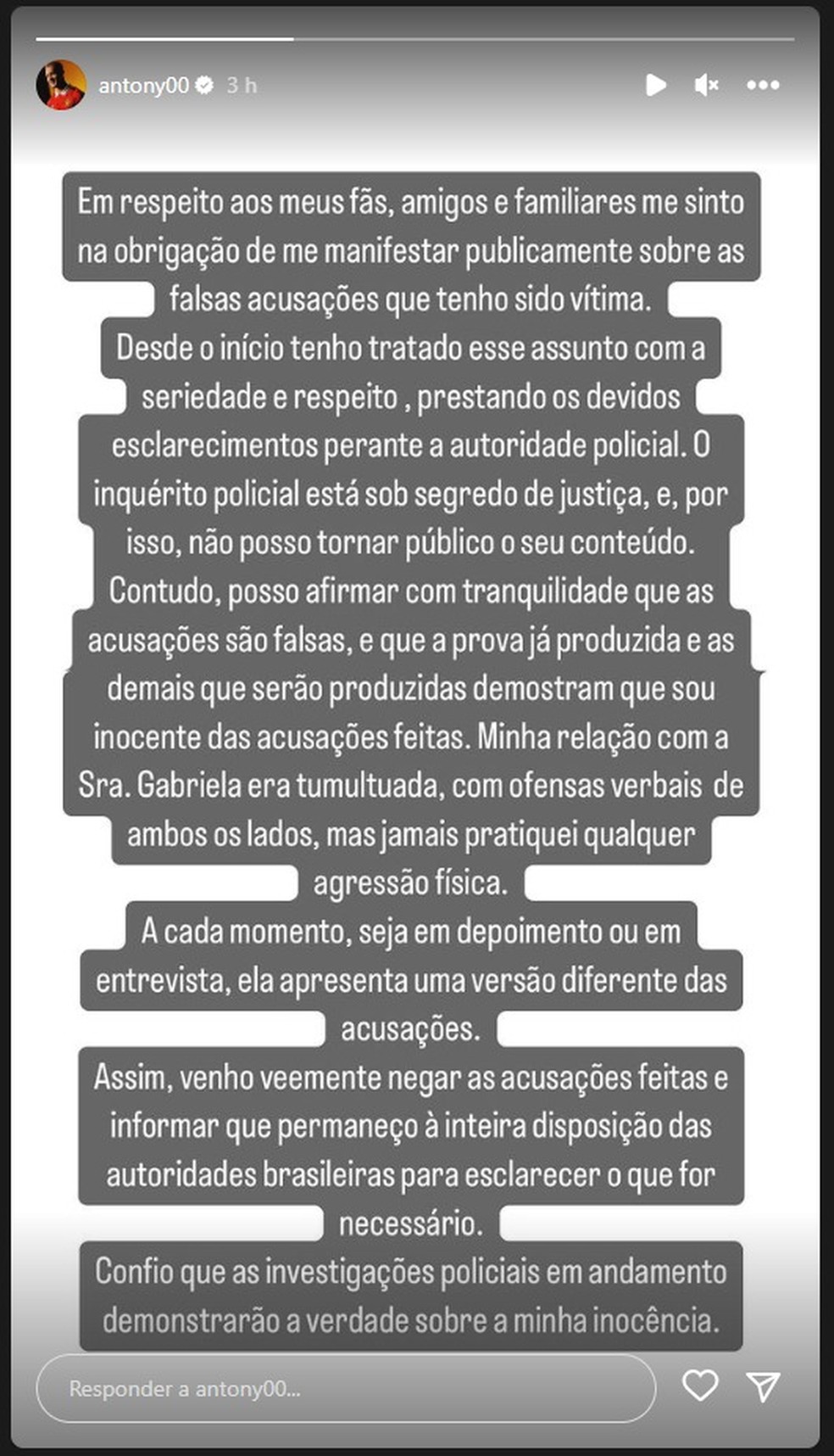 Antony se pronunciou pelas redes sociais para se defender das acusações de agressão contra a ex-namorada — Foto: Reprodução/Instagram