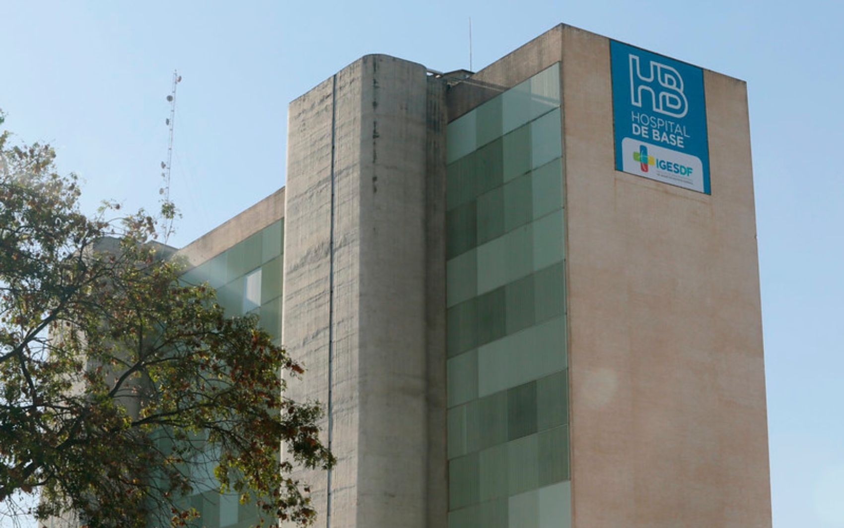 Homem morre na porta do Hospital de Base, em Brasília; família denuncia falta de atendimento