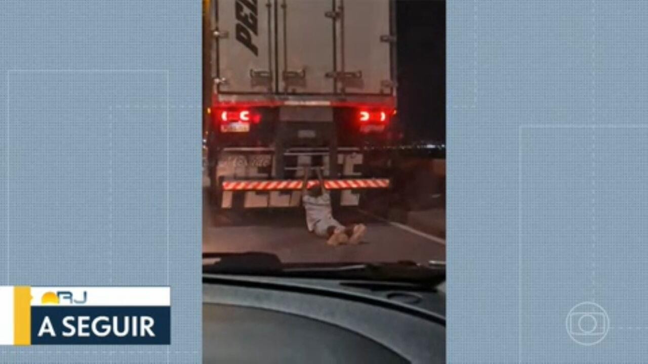 VÍDEO: homem é arrastado por caminhão na Ponte Rio-Niterói