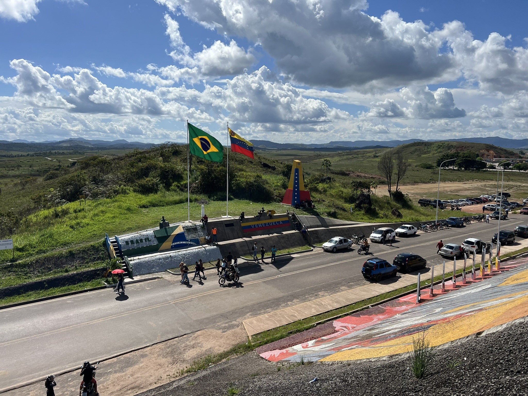 Como é a cidade brasileira que recebe milhares de venezuelanos em meio à crise no país vizinho