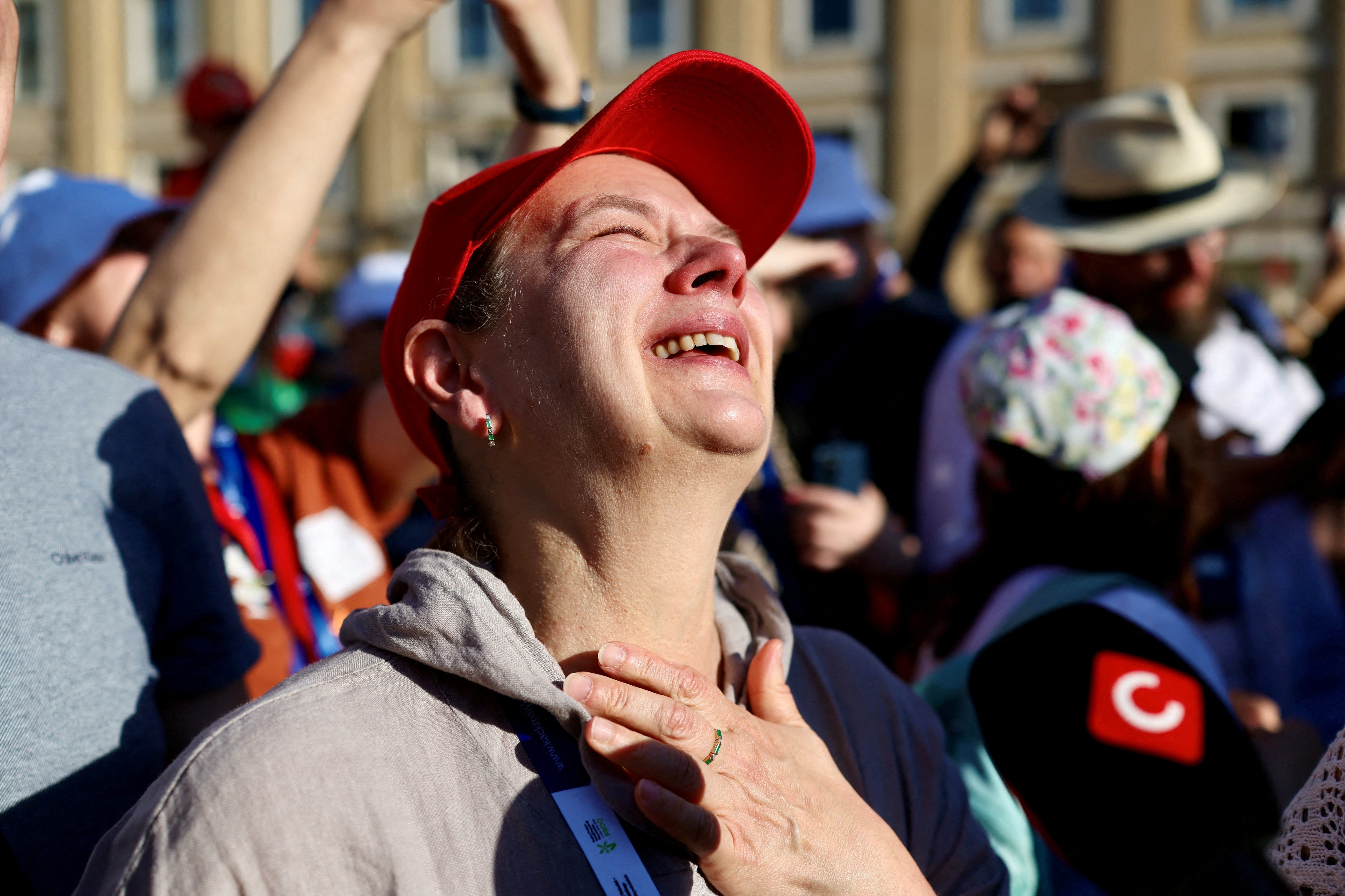 Novo papa é escolhido: veja FOTOS e VÍDEOS do dia decisivo do conclave de 2025