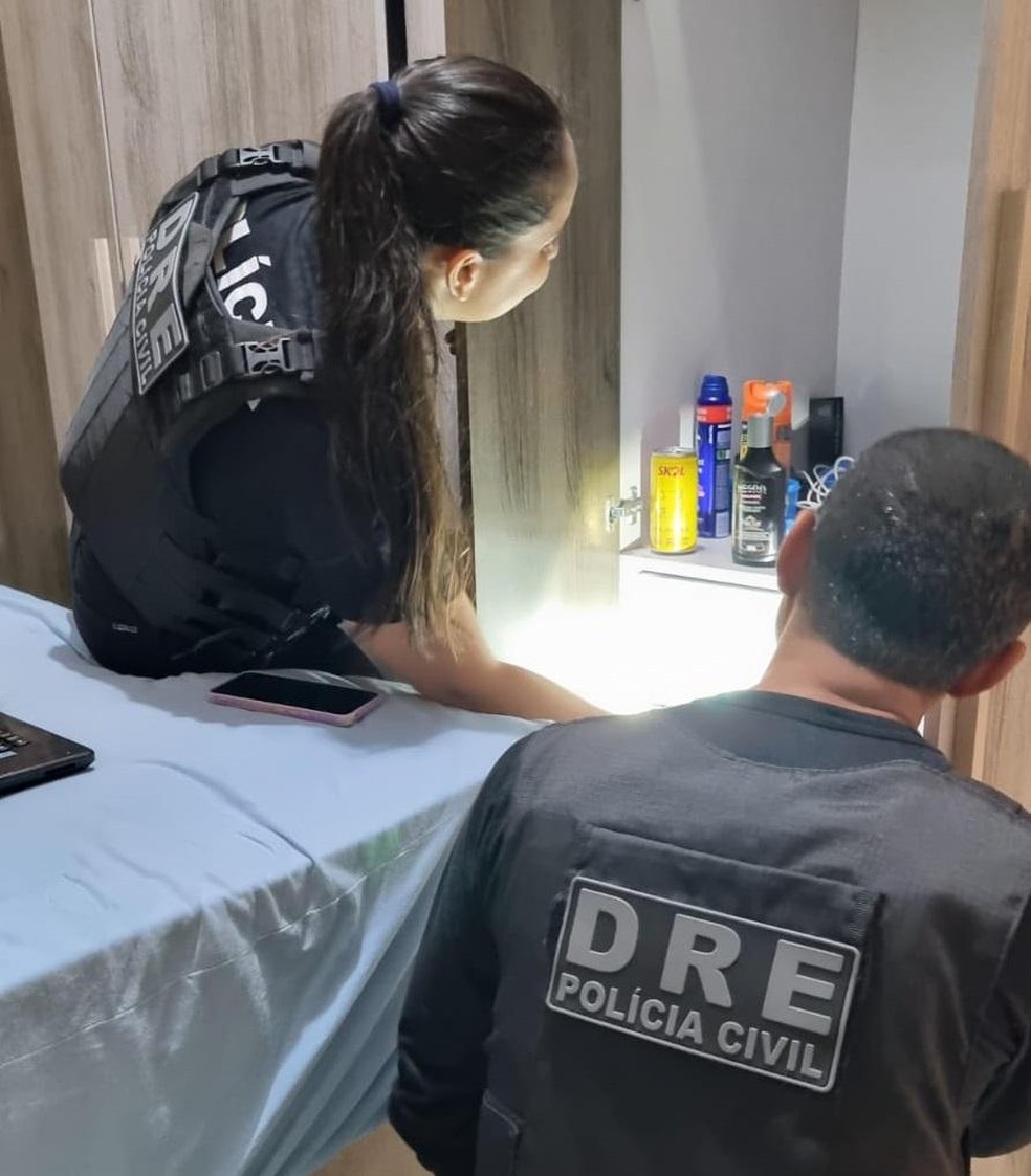Mandados de busca também foram cumpridas — Foto: Polícia Civil