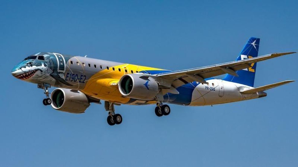 Embraer é a terceira maior fabricante de aviões comerciais do mundo — Foto: Divulgação/Embraer via BBC