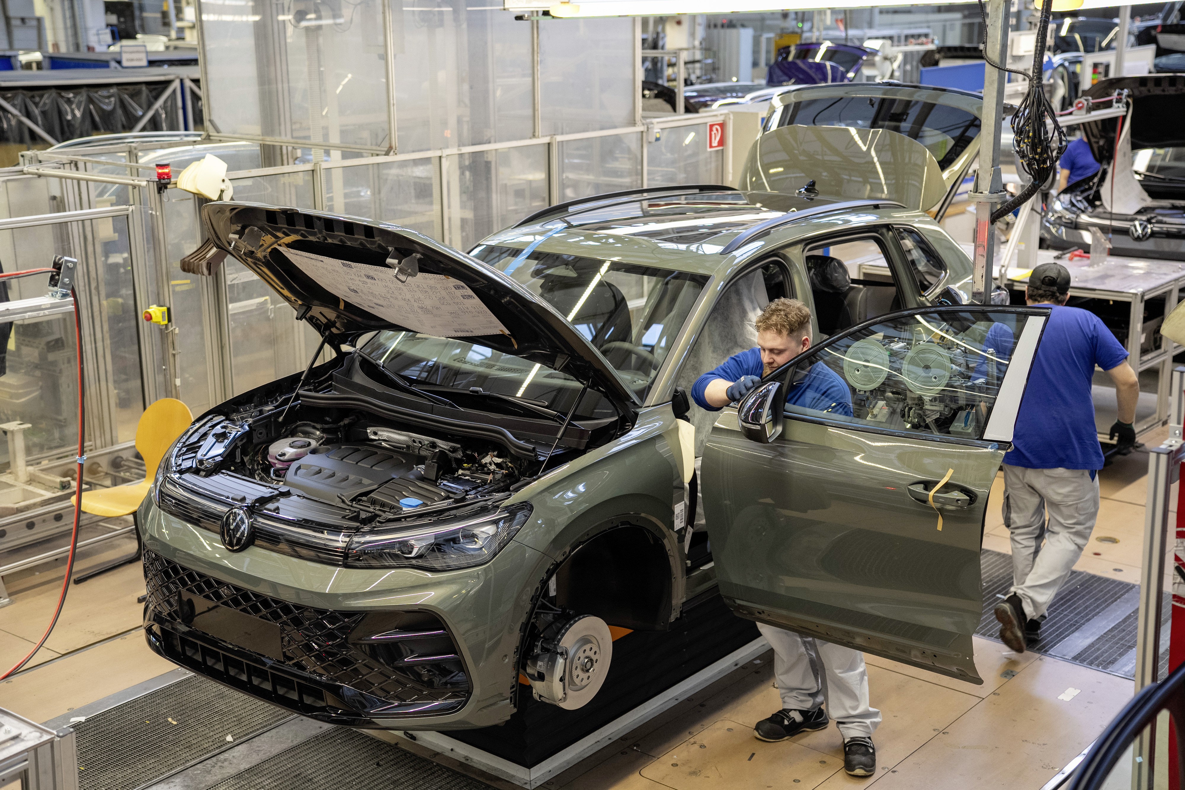 Funcionários da Volkswagen ameaçam greve se empresa não cumprir acordos salariais na Alemanha