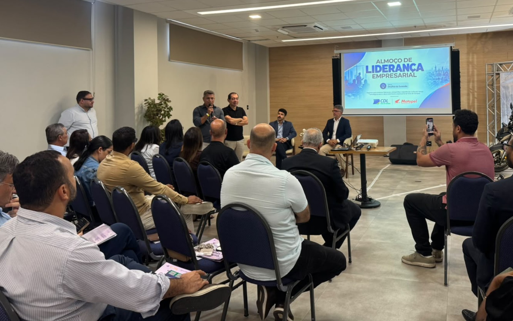 CDL Feira de Santana promove encontro sobre desafios da sucessão empresarial