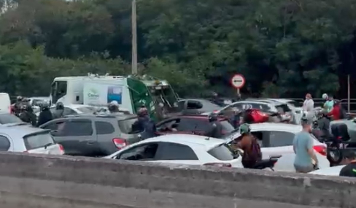 Motociclista morre após colisão com carro na marginal da Anhanguera, em Campinas