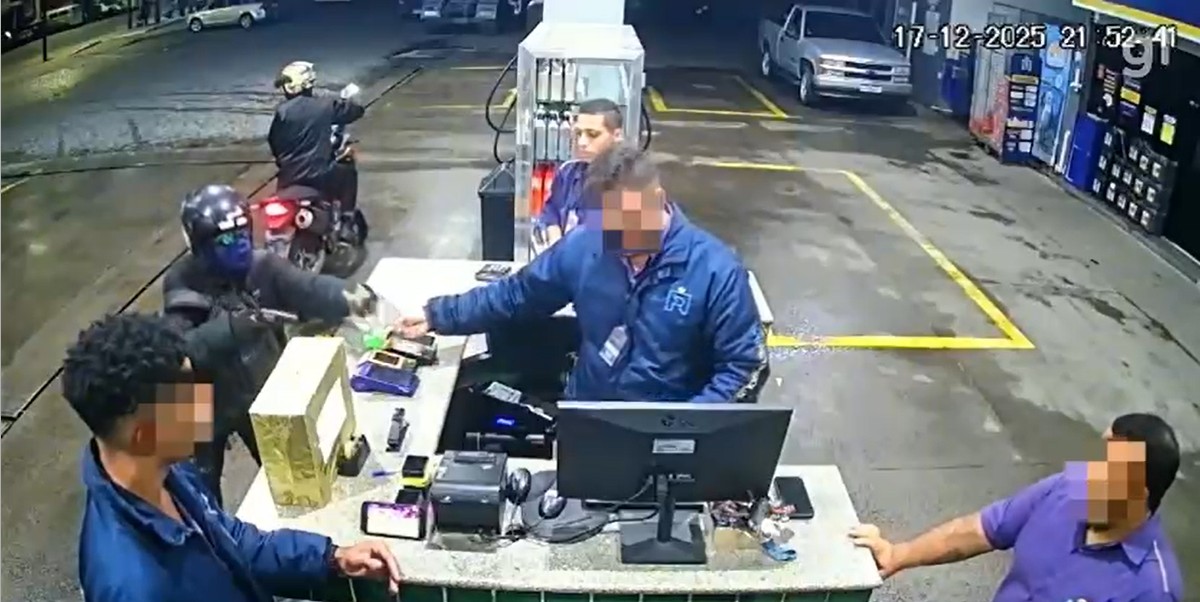 Suspeitos rendem frentistas e roubam posto de combustível em Areal; VÍDEO