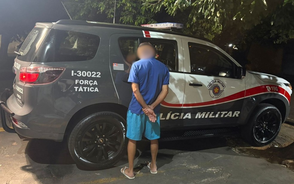 Suspeito foi preso em Catanduva (SP) com identidade falsa — Foto: Divulgação / Polícia Militar