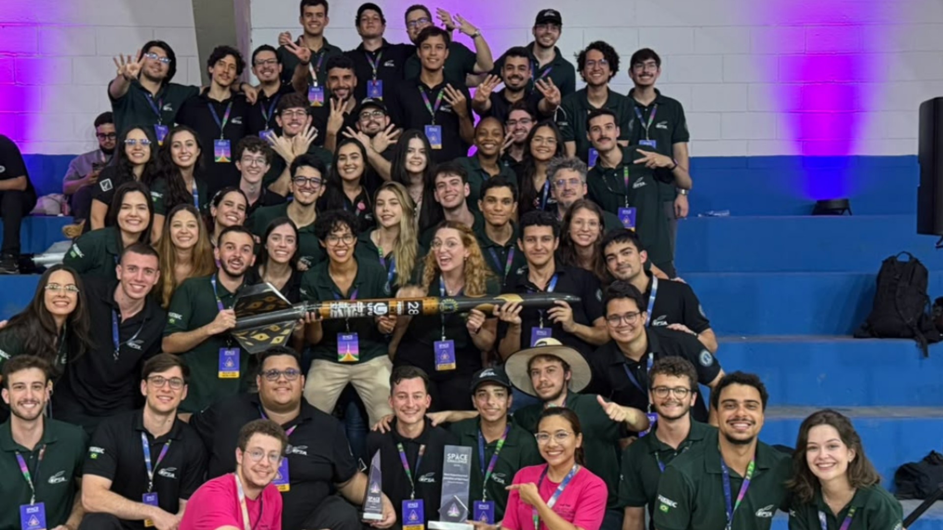 Alunos da UFU vencem competição latino-americana de foguetes e satélites