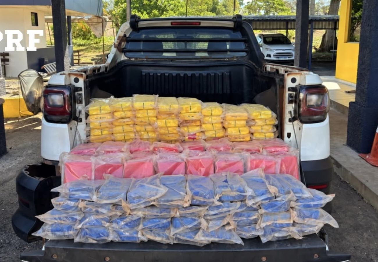 Motorista é preso com 209 kg de cocaína e pasta base em caminhonete no interior do Tocantins