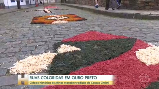 Na cidade mineira de Ouro Preto os tradicionais tapetes atraem turistas e fiéis - Programa: Jornal Hoje 