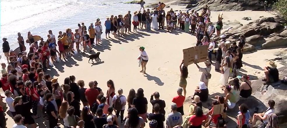 Comunidade presta homenagem a Catarina Kasten, assassinada em trilha de Florianópolis — Foto: Reprodução/NSC TV