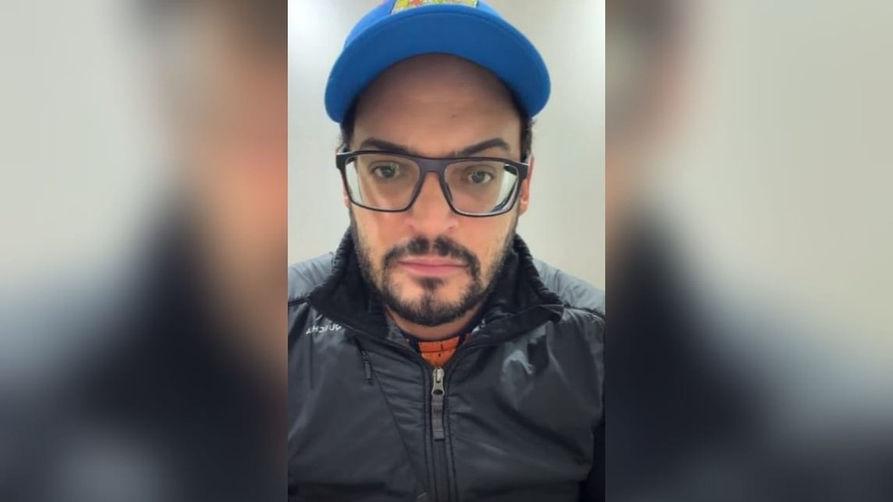 Matheus Ceará comenta em live sobre crise de ansiedade que o fez cancelar compromissos de trabalho.  — Foto: Reprodução/Instagram