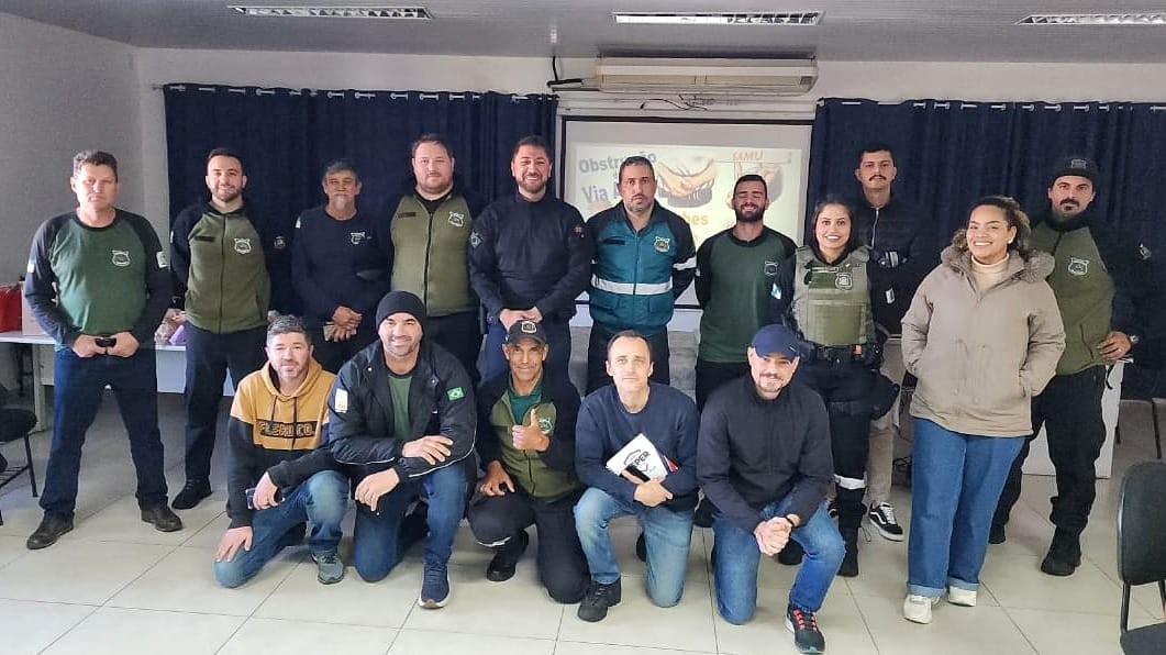 Agentes de trânsito recebem treinamento sobre primeiros socorros