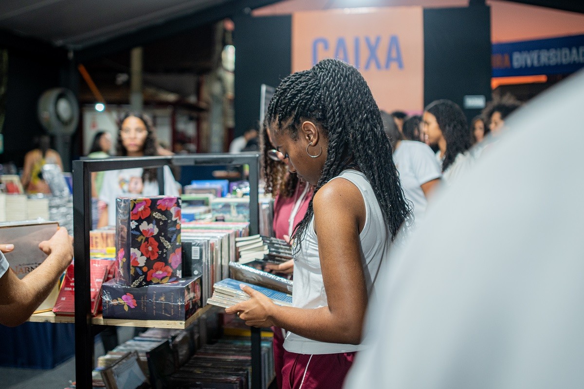 2.º Fliparacatu divulga lista de obras mais vendidas da livraria do evento