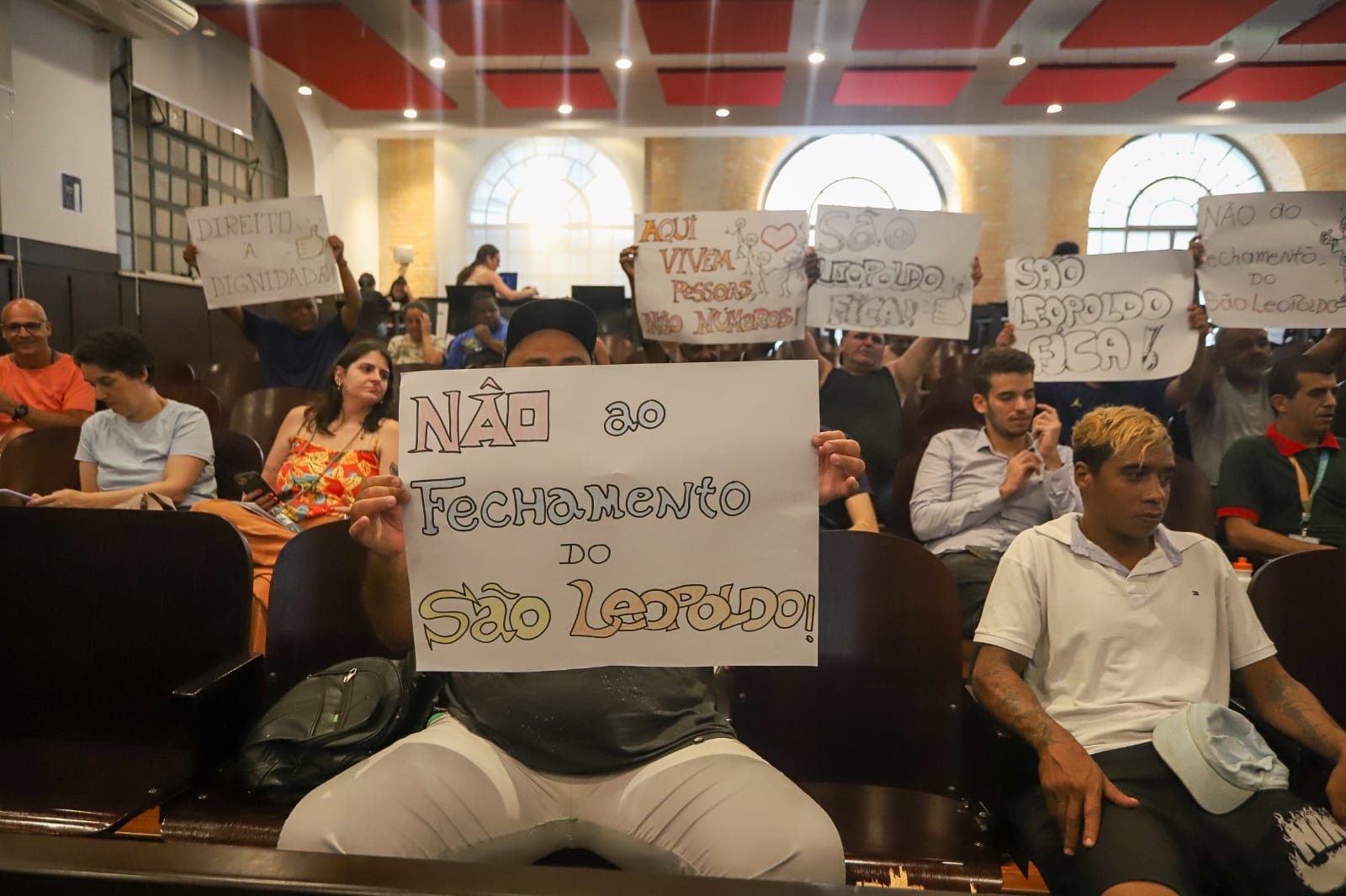 Justiça proíbe Prefeitura de SP de fechar mais um centro de acolhida na Zona Leste