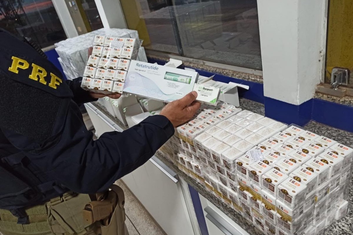 'Caminhão da beleza': motorista é preso com quase 2 mil produtos, entre 'botox' e emagrecedores em MS
