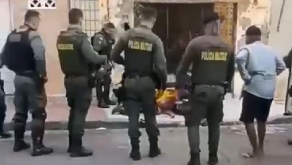 1º sargento Gleses Cunha da Silva, de 53 anos, morreu após bater a moto em um ônibus no Centro de Fortaleza. — Foto: Reprodução