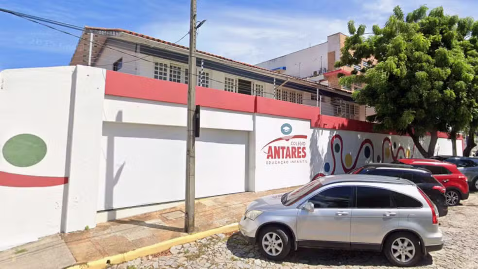 Colégio Antares no bairro Papicu, em Fortaleza. — Foto: Street View/Google Maps