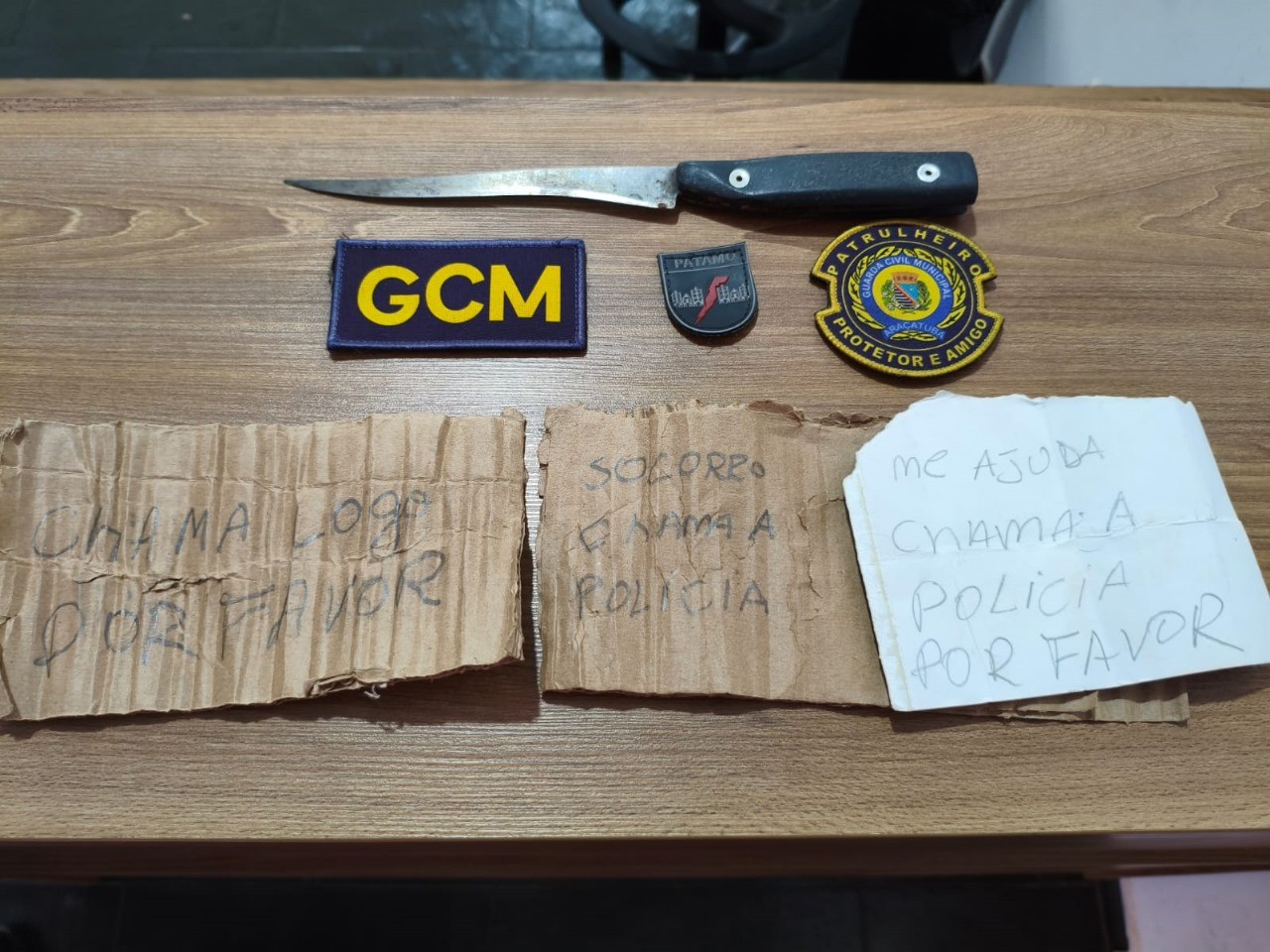 Homem é preso por violência doméstica após vítima pedir socorro a vizinho com bilhetes de papelão no interior de SP