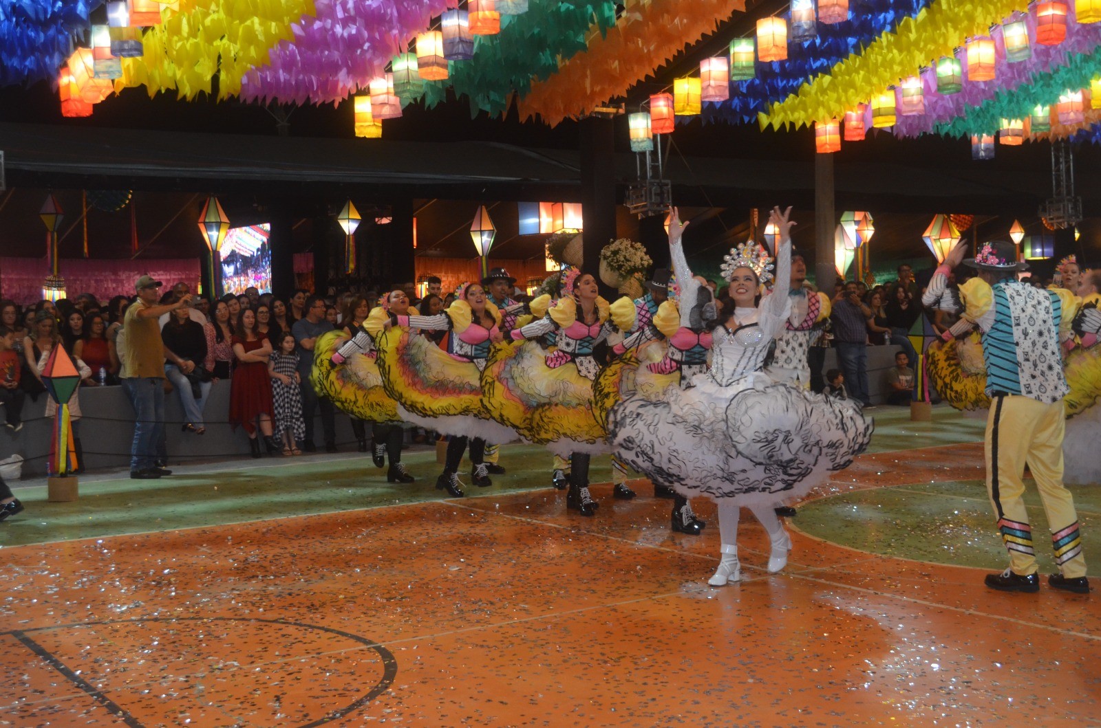 Shows, comidas típicas e apresentações de quadrilhas: veja programação das festas juninas em Goiás 