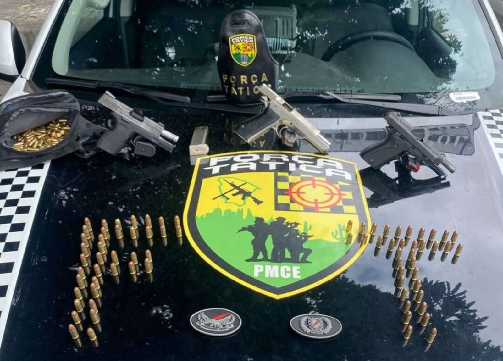 Homem é preso com três armas e 160 munições em Fortaleza