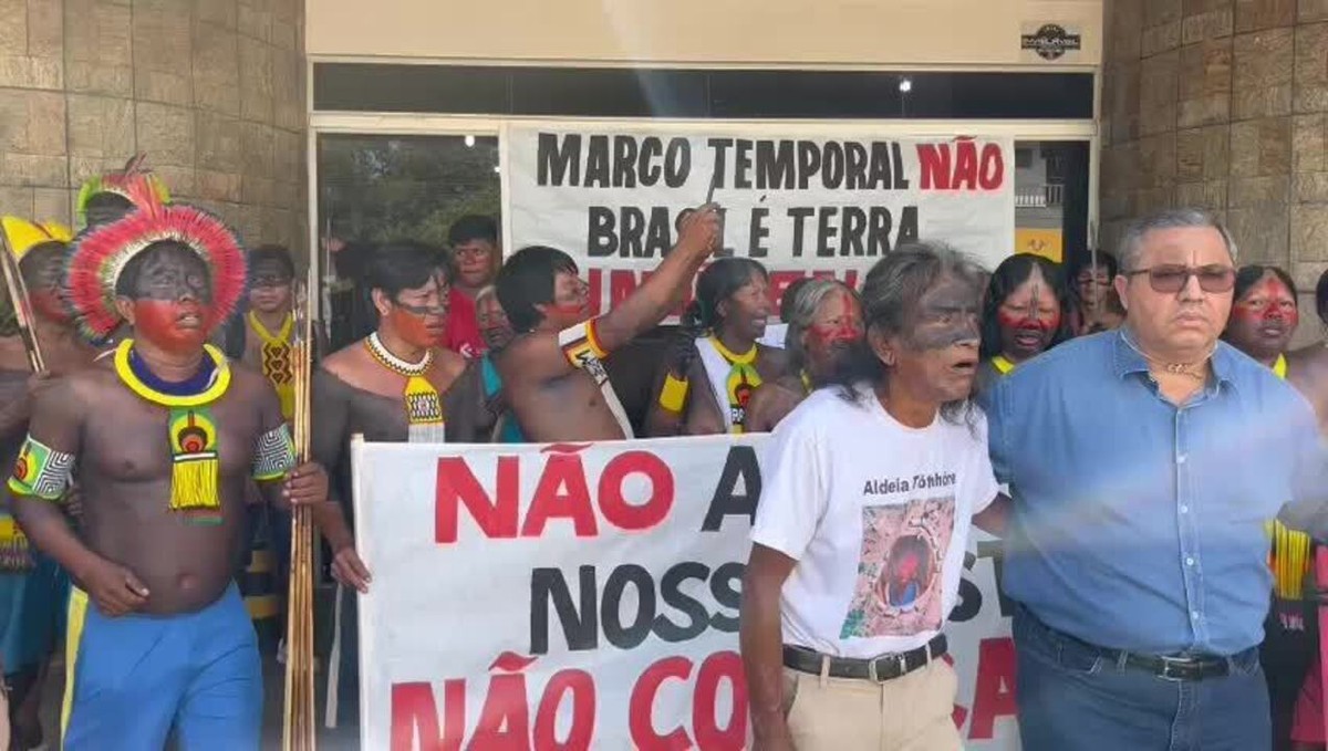 Indígenas de MT protestam contra projeto que muda demarcação de terras