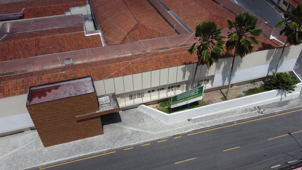 Reforma do hospital de Esperança deveria durar alguns meses, mas se arrasta há quatro anos — Foto: Beto Silva/TV Cabo Branco