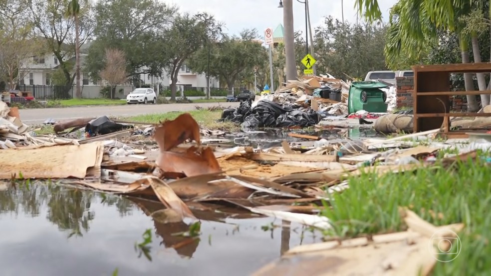 Tampa, nos Estados Unidos, depois da passagem do furac&atilde;o Milton &mdash; Foto: Jornal Nacional/ Reprodu&ccedil;&atilde;o