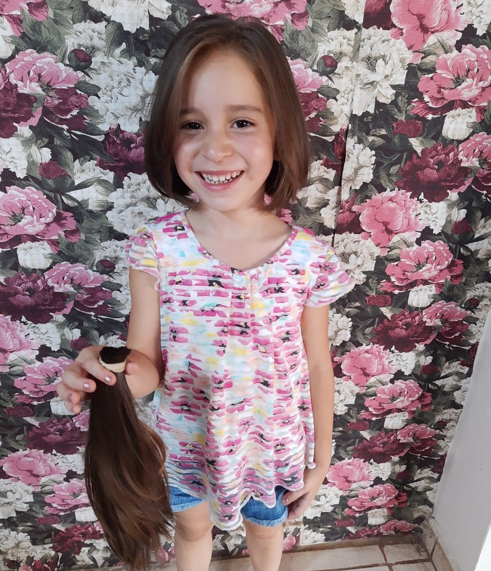 Menina de 5 anos pede para doar cabelo como presente de Natal