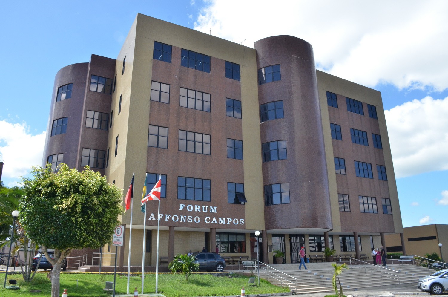 Homem que ficou 25 anos foragido é condenado a 18 anos de prisão por homicídio em Campina Grande