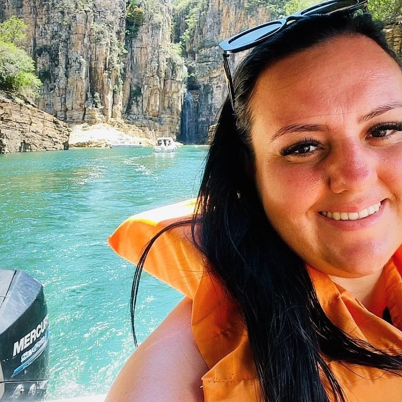 Viagem para praia, sintomas de virose, falta de ar: o que se sabe sobre mulher que morreu 1 hora após dar entrada em UPA