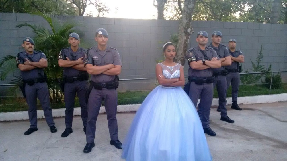 Principe debutante hot sale roupa