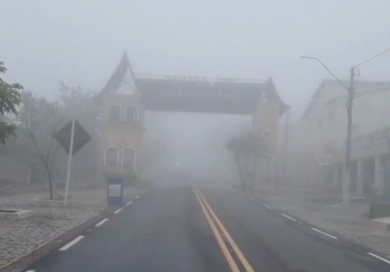 Cidades do Rio Grande do Norte registram chuvas de granizo e neblina