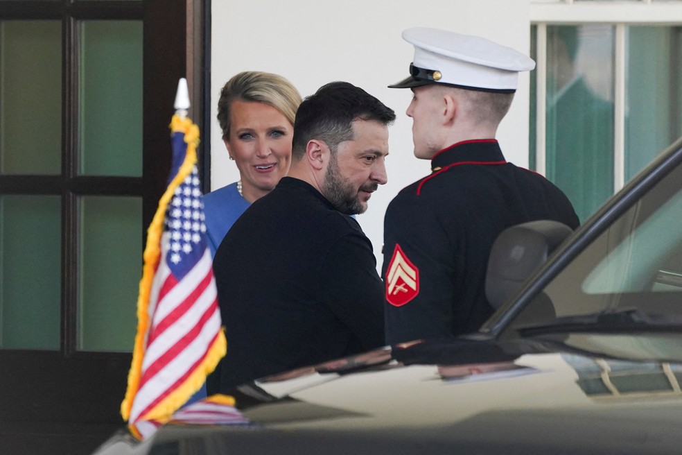 Zelensky deixa a Casa Branca sem assinar acordo com os EUA — Foto: Nathan Howard/Reuters