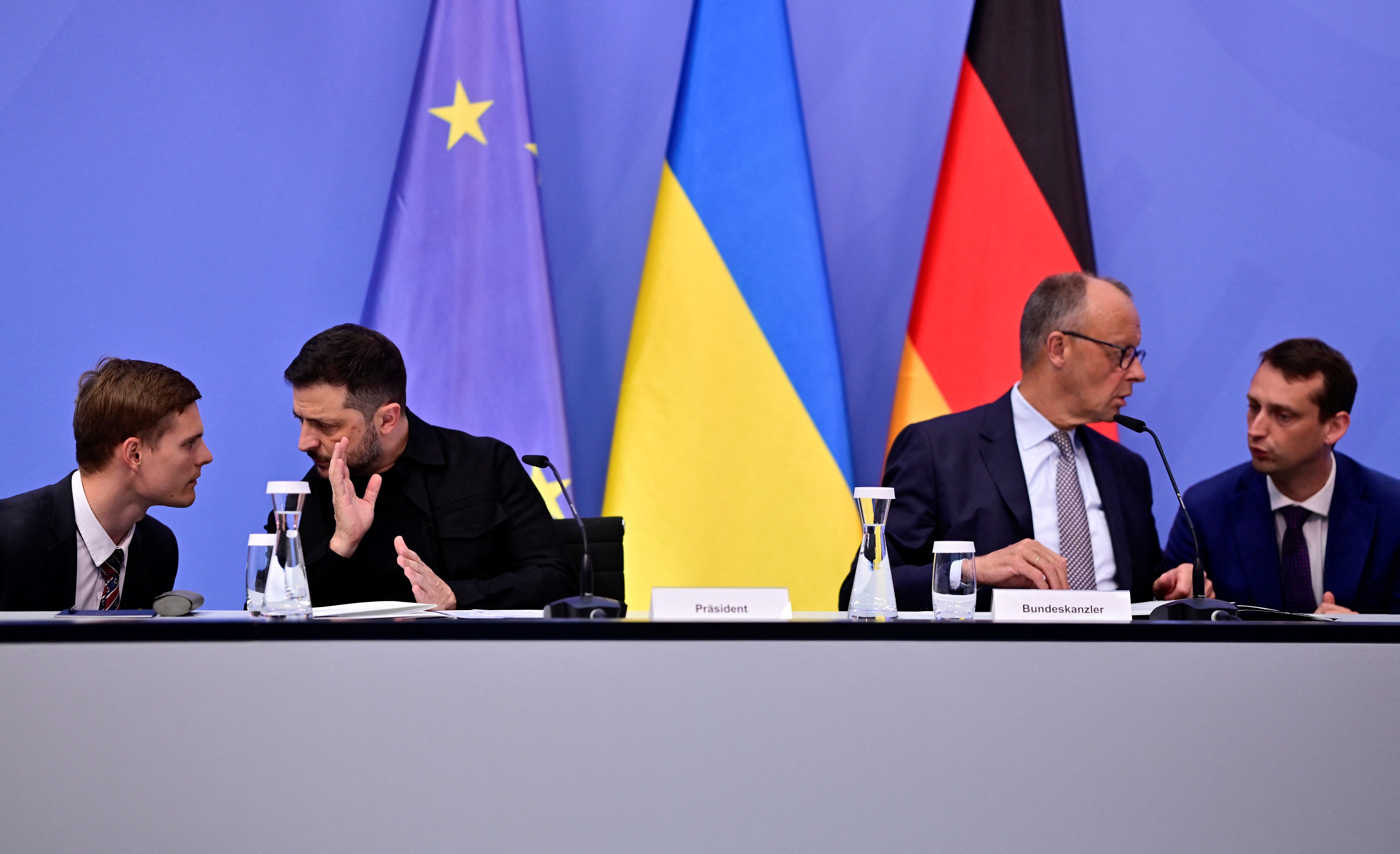 Trump diz a Zelensky e líderes europeus que somente a Ucrânia tem direito de negociar seus territórios com a Rússia