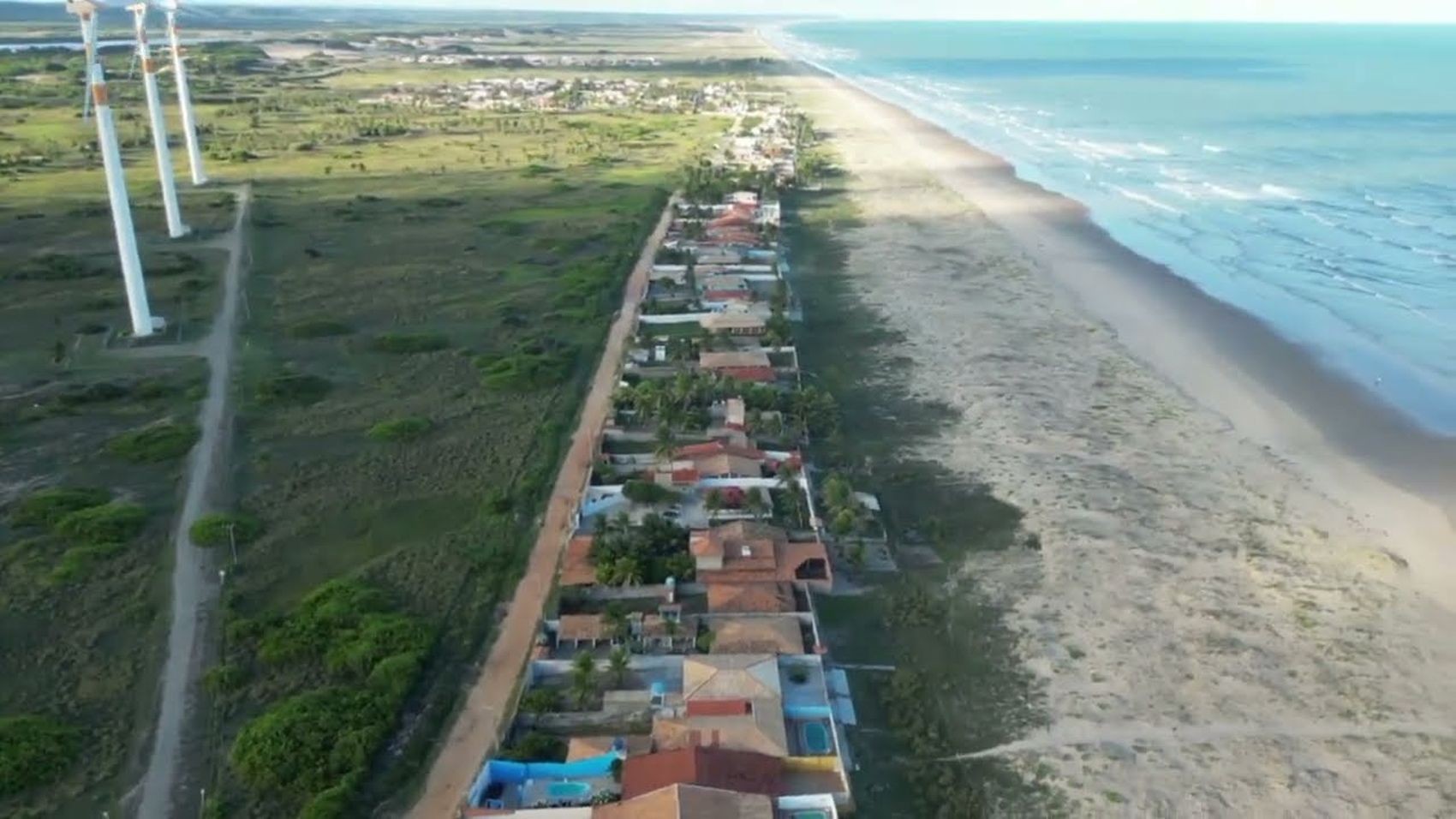 Bombeiros retomam buscas de jovem que desapareceu após entrar no mar na Barra dos Coqueiros