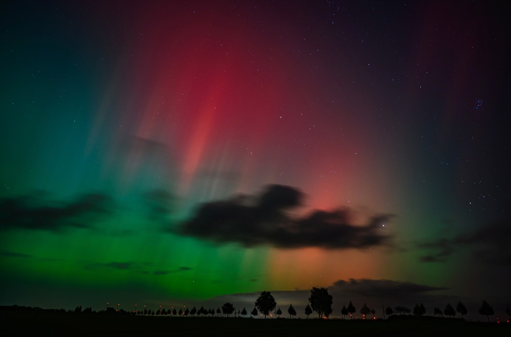 ap24285258783359 As melhores fotos da aurora boreal pelo mundo, após nova tempestade solar