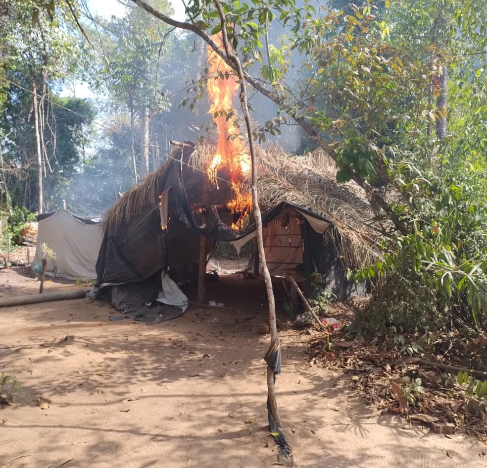 Materiais encontrados em garimpos ilegal dentro da T.I Kayapó no PA — Foto: Divulgação/Polícia Federal